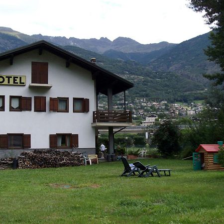 Hotel Petit Foyer Pollein Extérieur photo