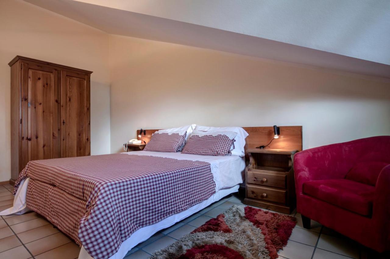 Hotel Petit Foyer Pollein Extérieur photo