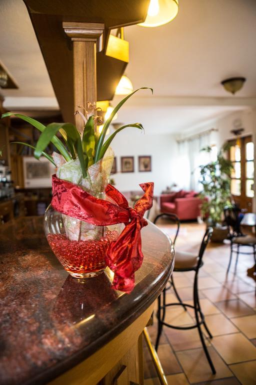 Hotel Petit Foyer Pollein Extérieur photo